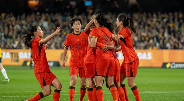 足坛赛事精选：女足国家队收获多重胜利的简单介绍