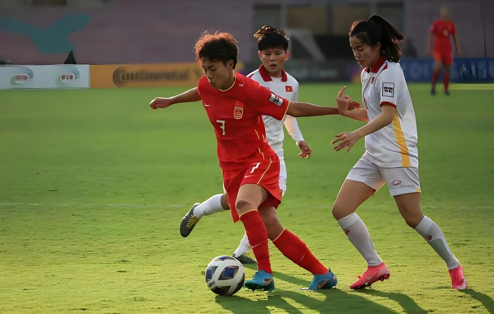独家报道：女足赛场风云变幻