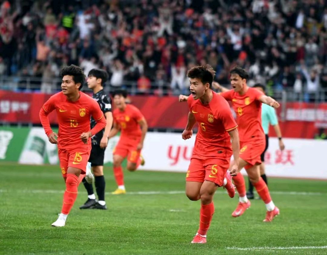 胜负难定！国际顶级足球两队对拼的简单介绍
