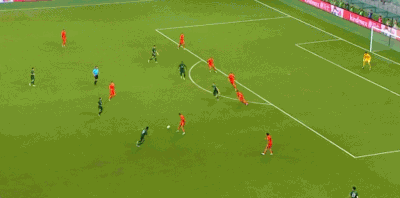 南德罗索博球场迎接德国联赛盛况,球迷狂热 南德罗索博球场迎接德国联赛盛况,球迷狂热