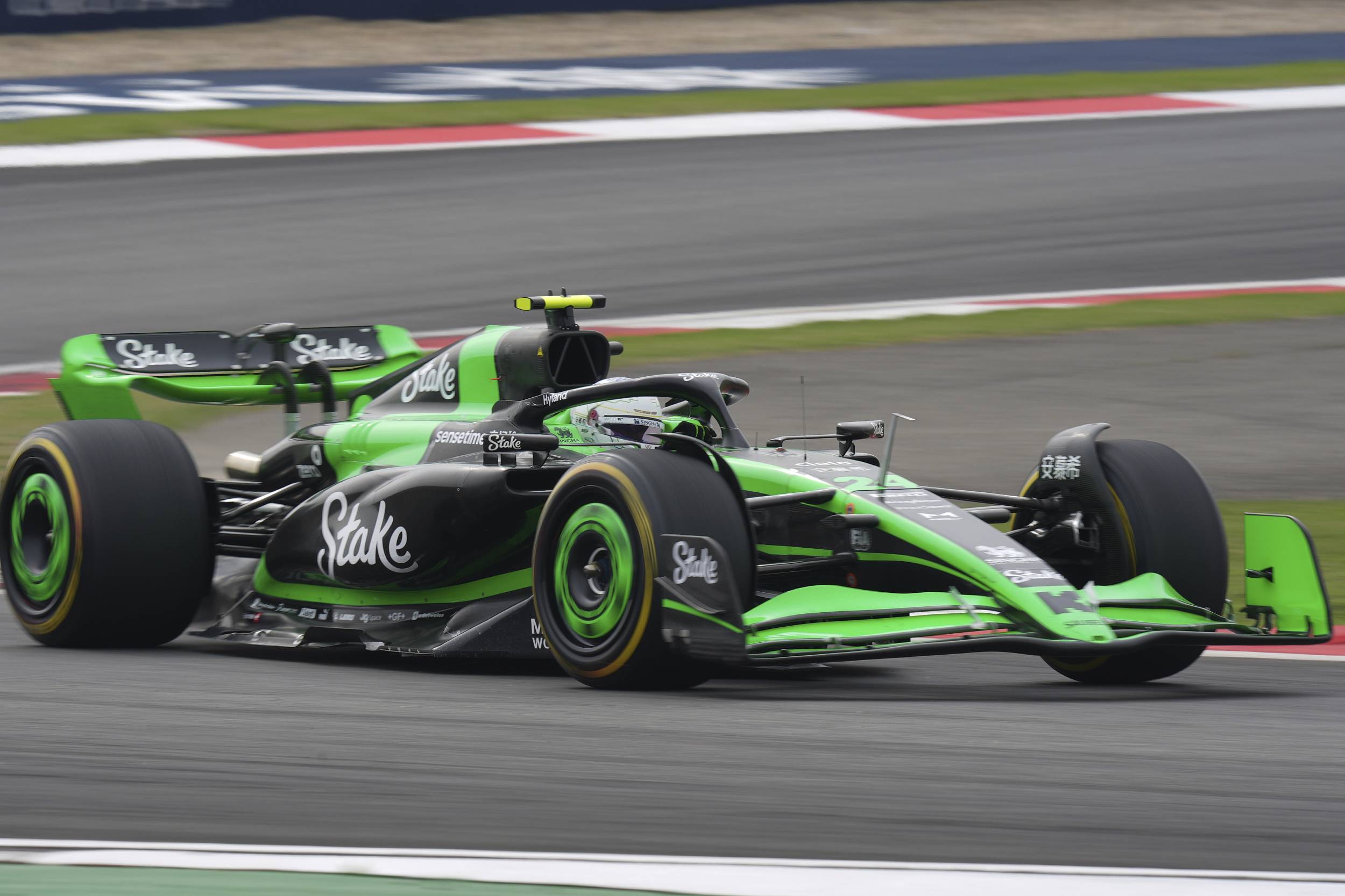 关于红牛二队碾压梅赛德斯,周冠宇统治全场的信息 关于红牛二队碾压梅赛德斯,周冠宇统治全场的信息